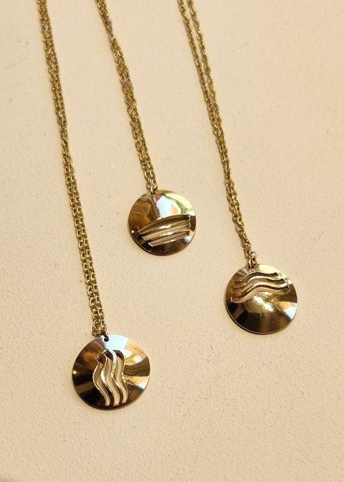 Collier illustrant les quatre éléments plaqué or