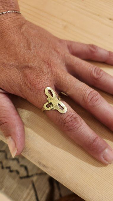 Atelier bague ouverte texturée