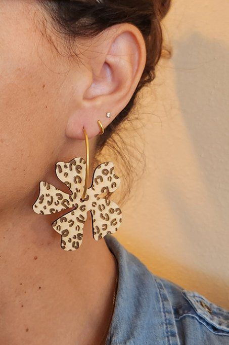 Maxi Fiora boucles d'oreilles en bois gravé léopard